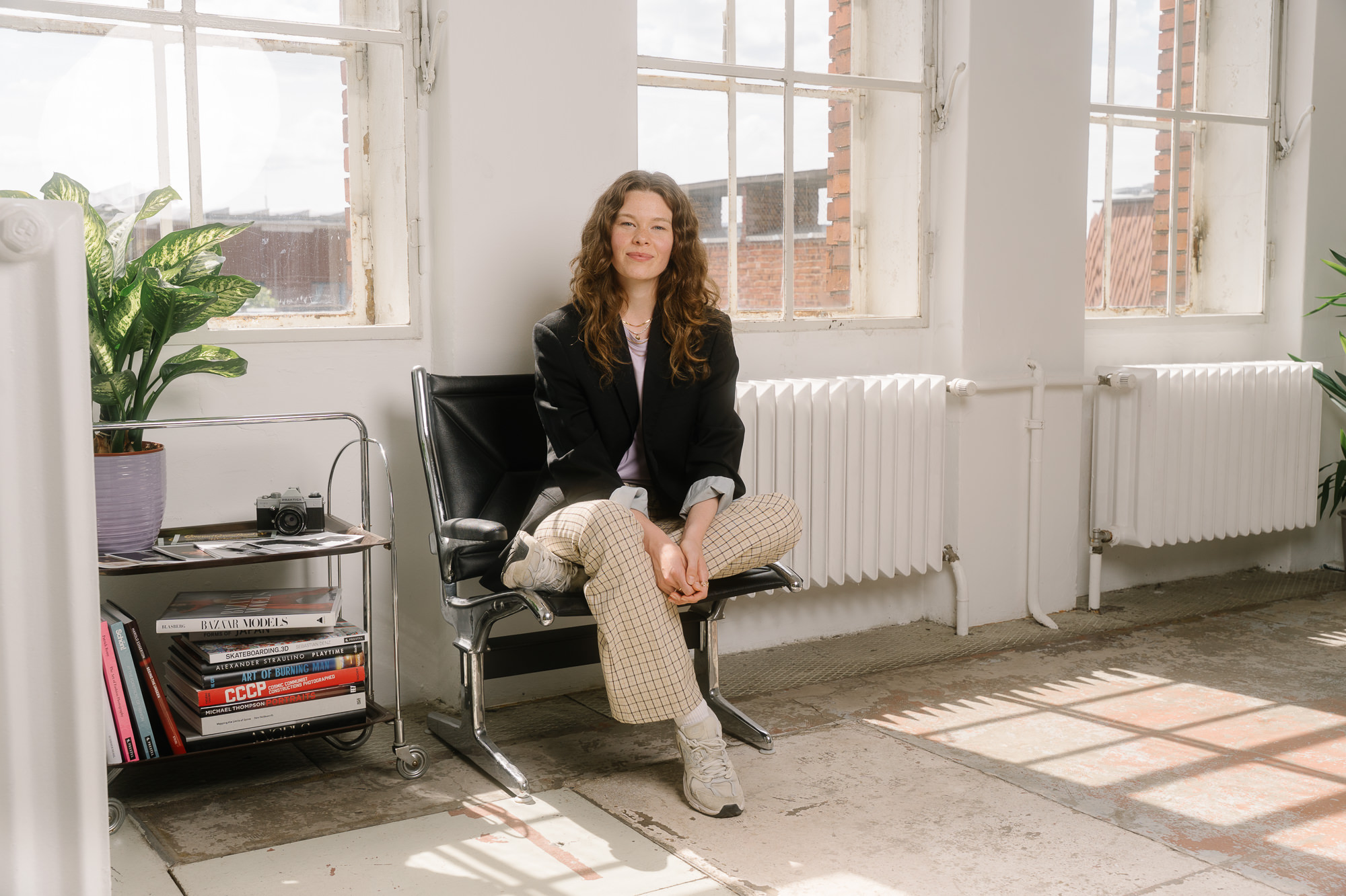 Pia, Moderatorin und Schauspielerin, Portrait im Tageslichtstudio